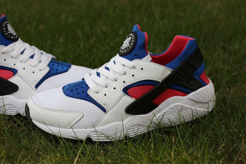 nike huarache red white and blue 