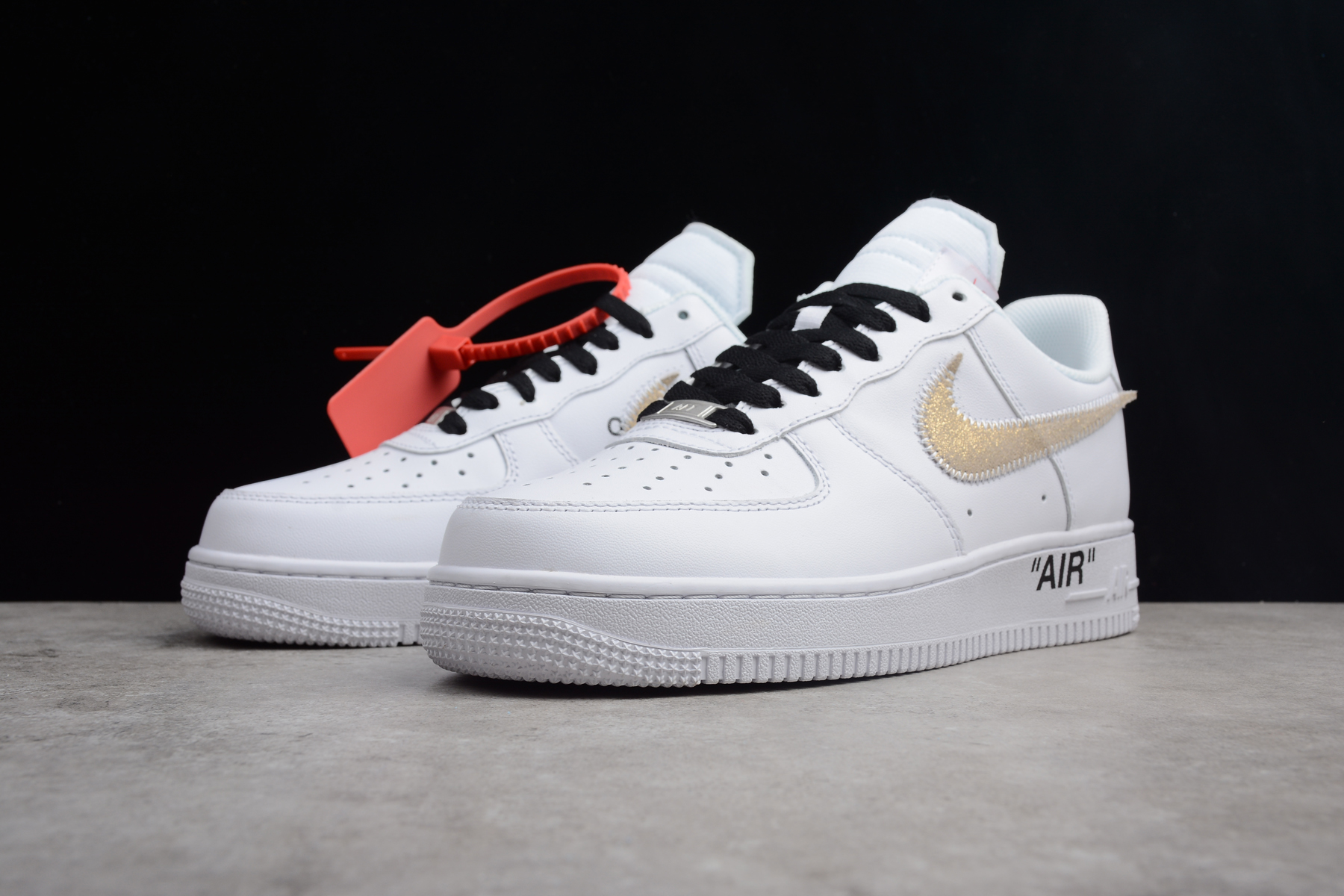 2018 OFF WHITE x Nike Air Force 1 Low White Black Gold