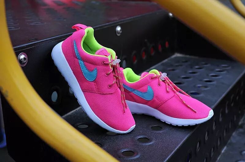 Kids Nike Roshe Run Pink White Shoes