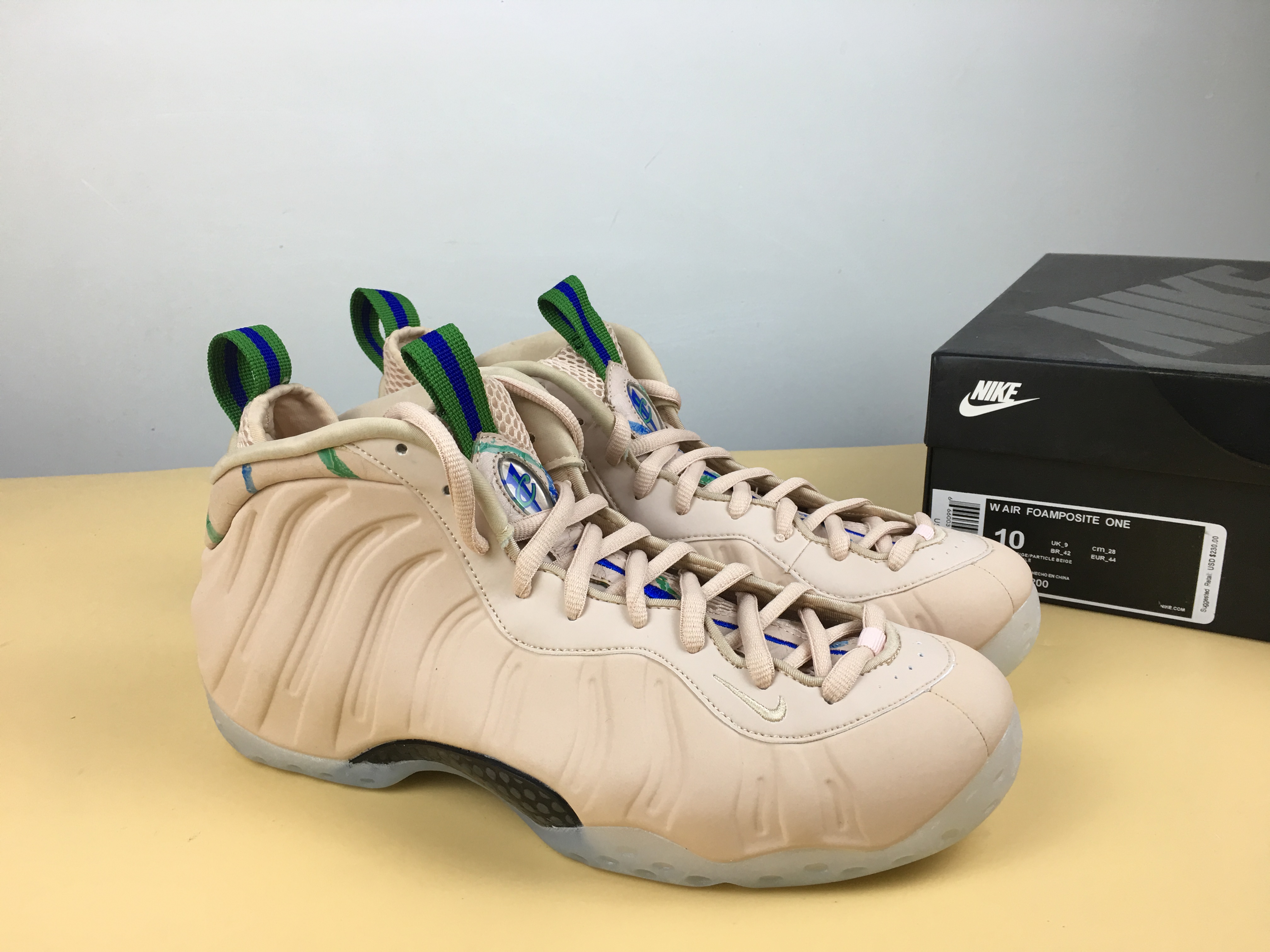 particle beige foamposites