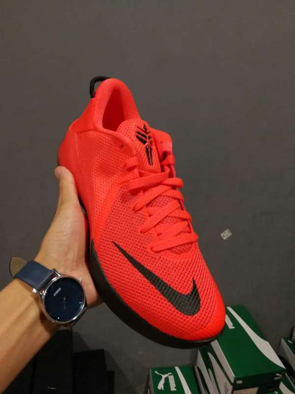 nike kobe venom