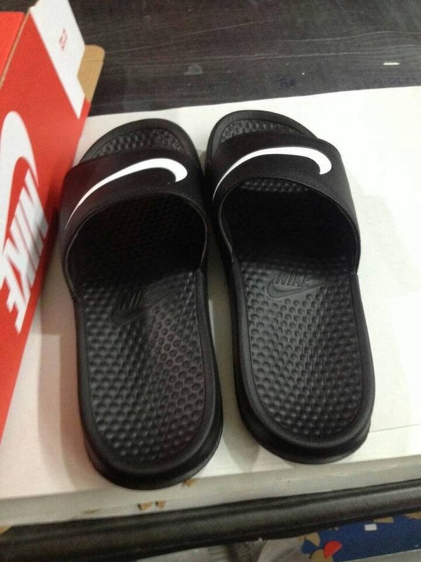 Nike Sandal Black White