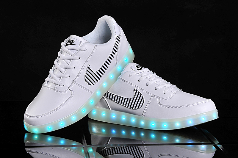 Top Leather Nike Air Force Chramatic Lamp White Shoes