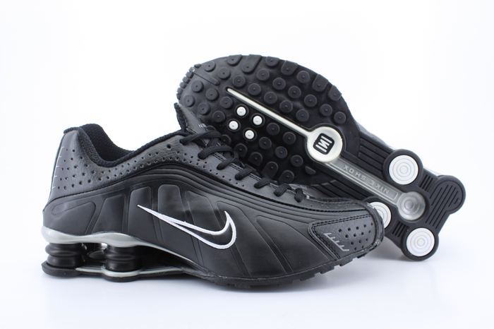 Women Nike Shox R4 Black White Shoes